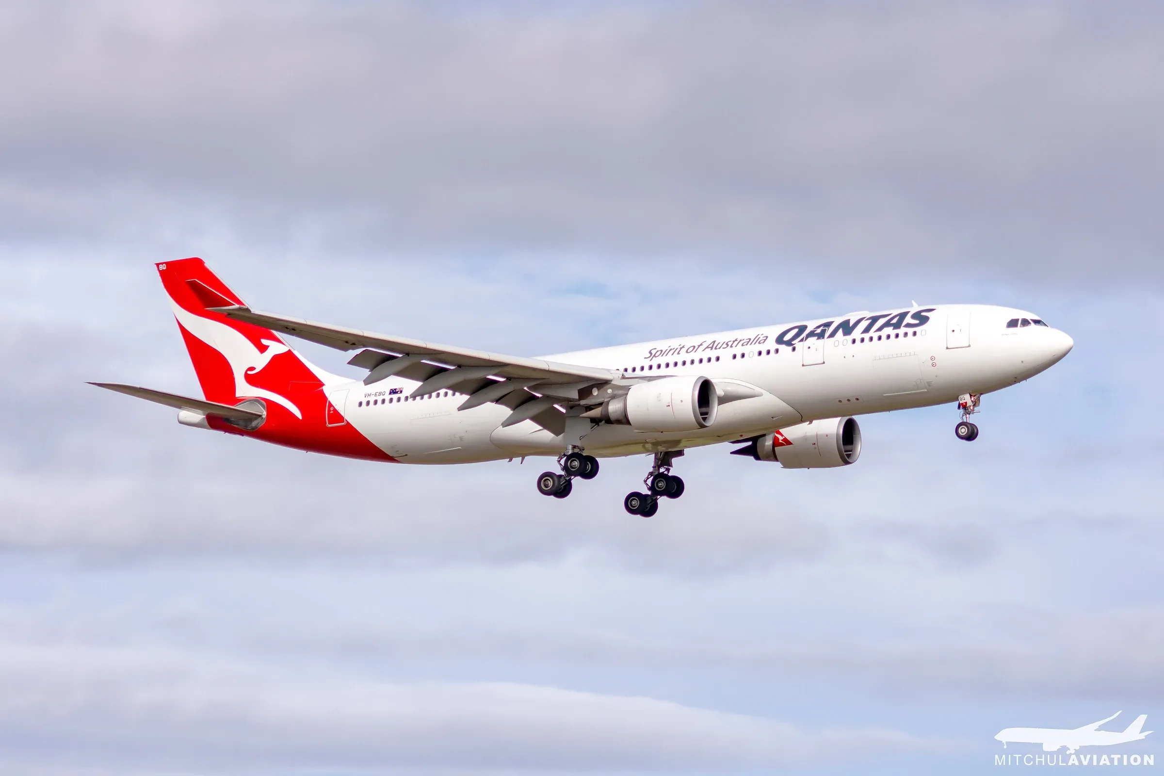 A Qantas Airbus A330-200 on approach to land