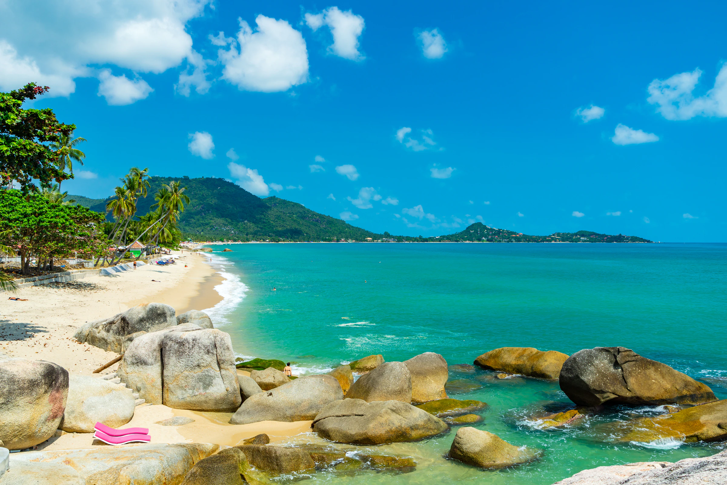Granite boulders and turquoise water on Lamai beach, Koh Samui