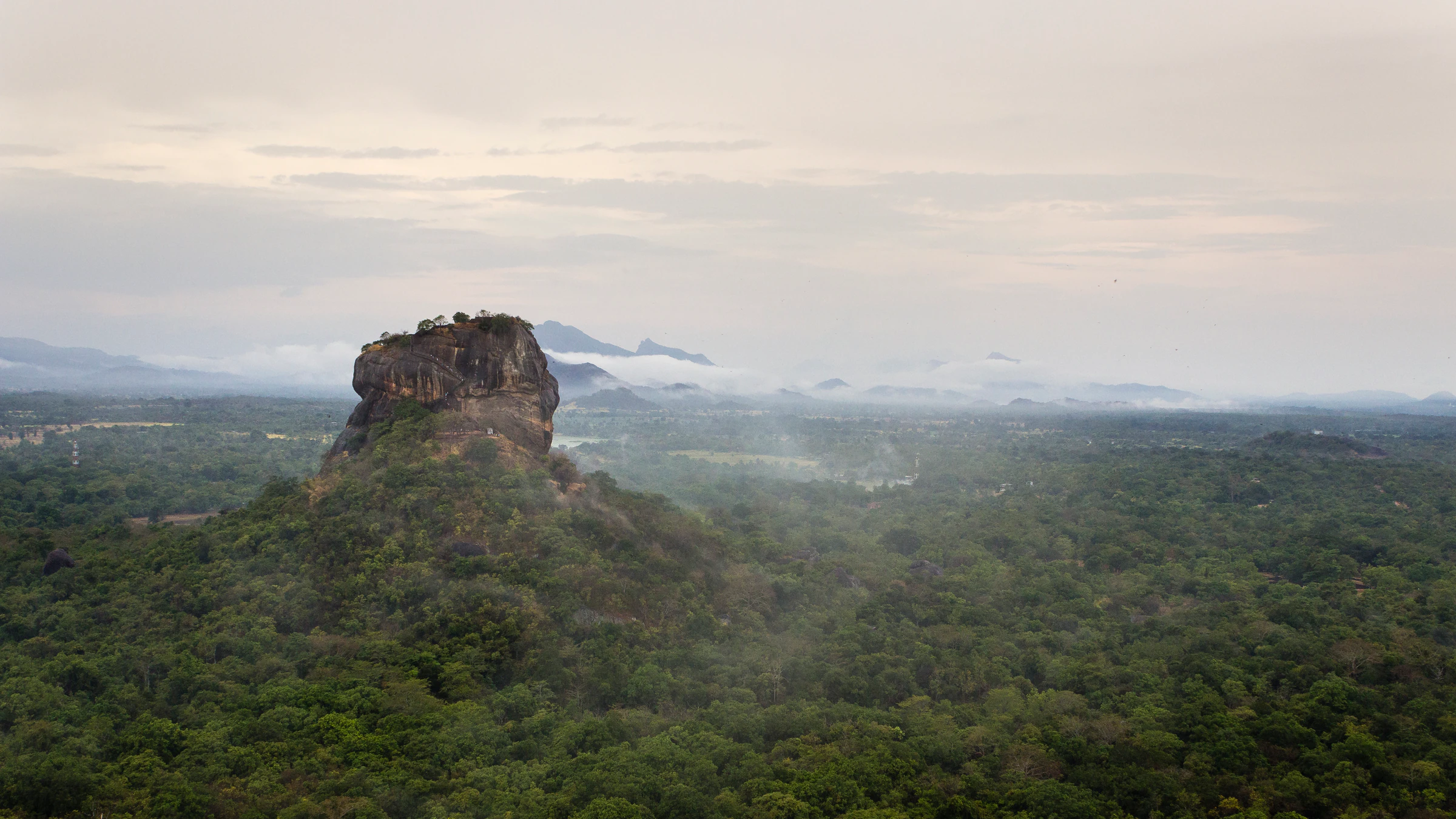 Sri Lanka vs Thailand: beaches, wildlife, cost and which to pick