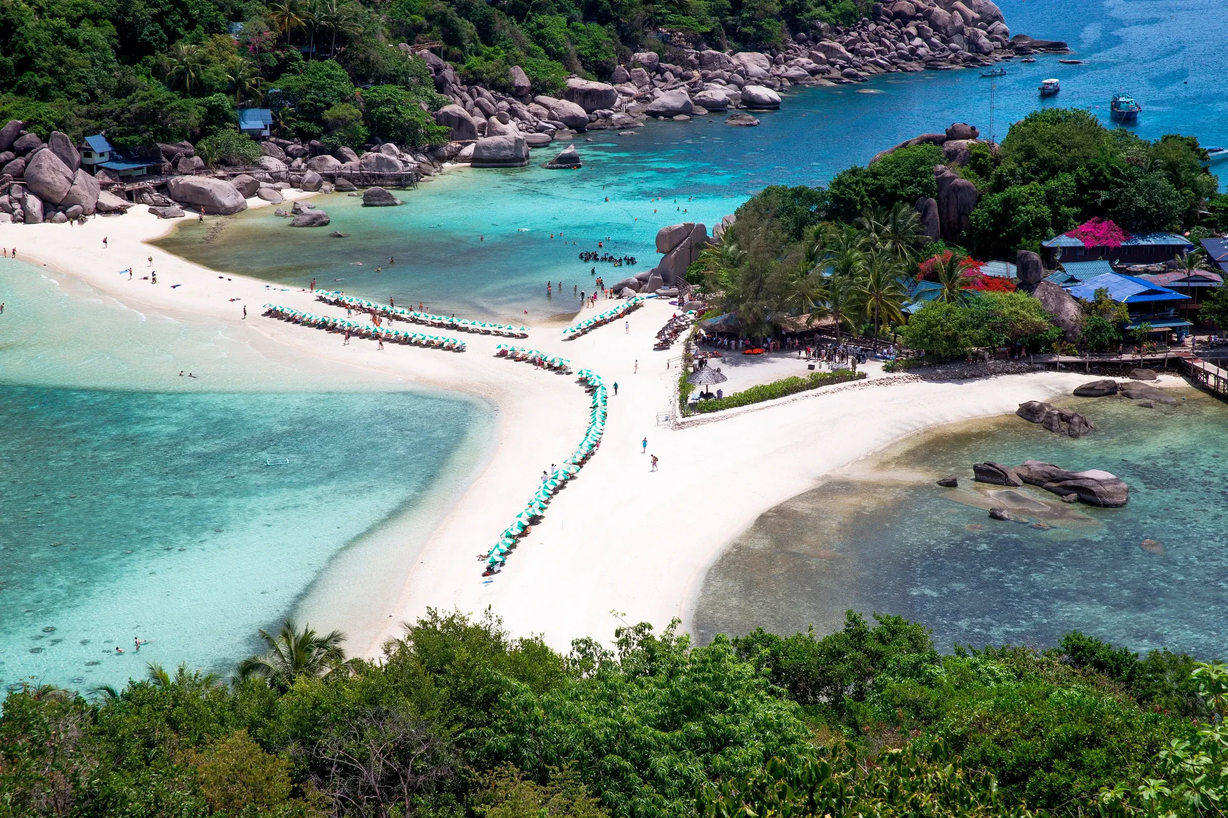 Aerial view of the white sandbar joining the islets of Koh Nang Yuan, off Koh Tao