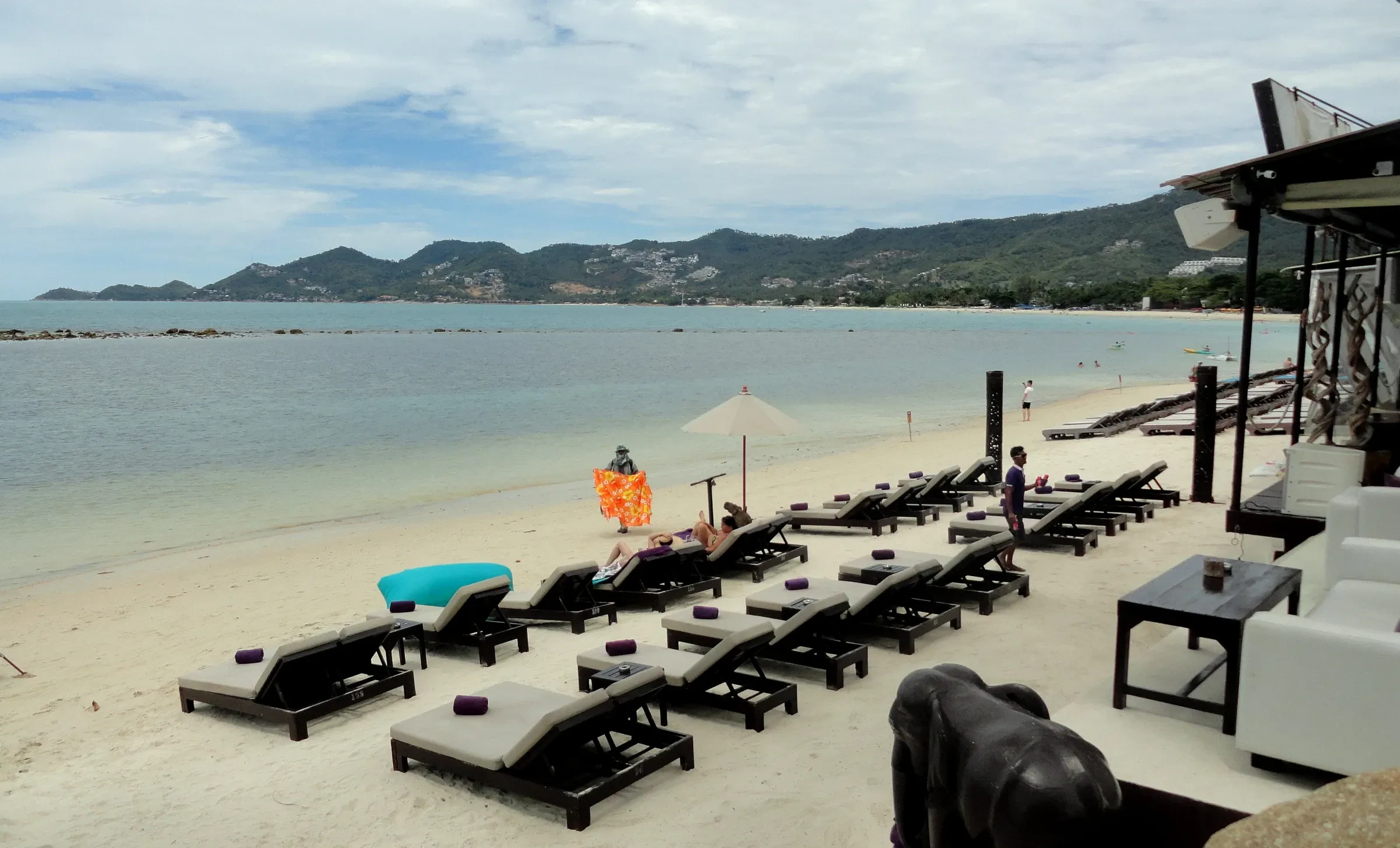 Sun loungers and clear water along Chaweng Beach, Koh Samui