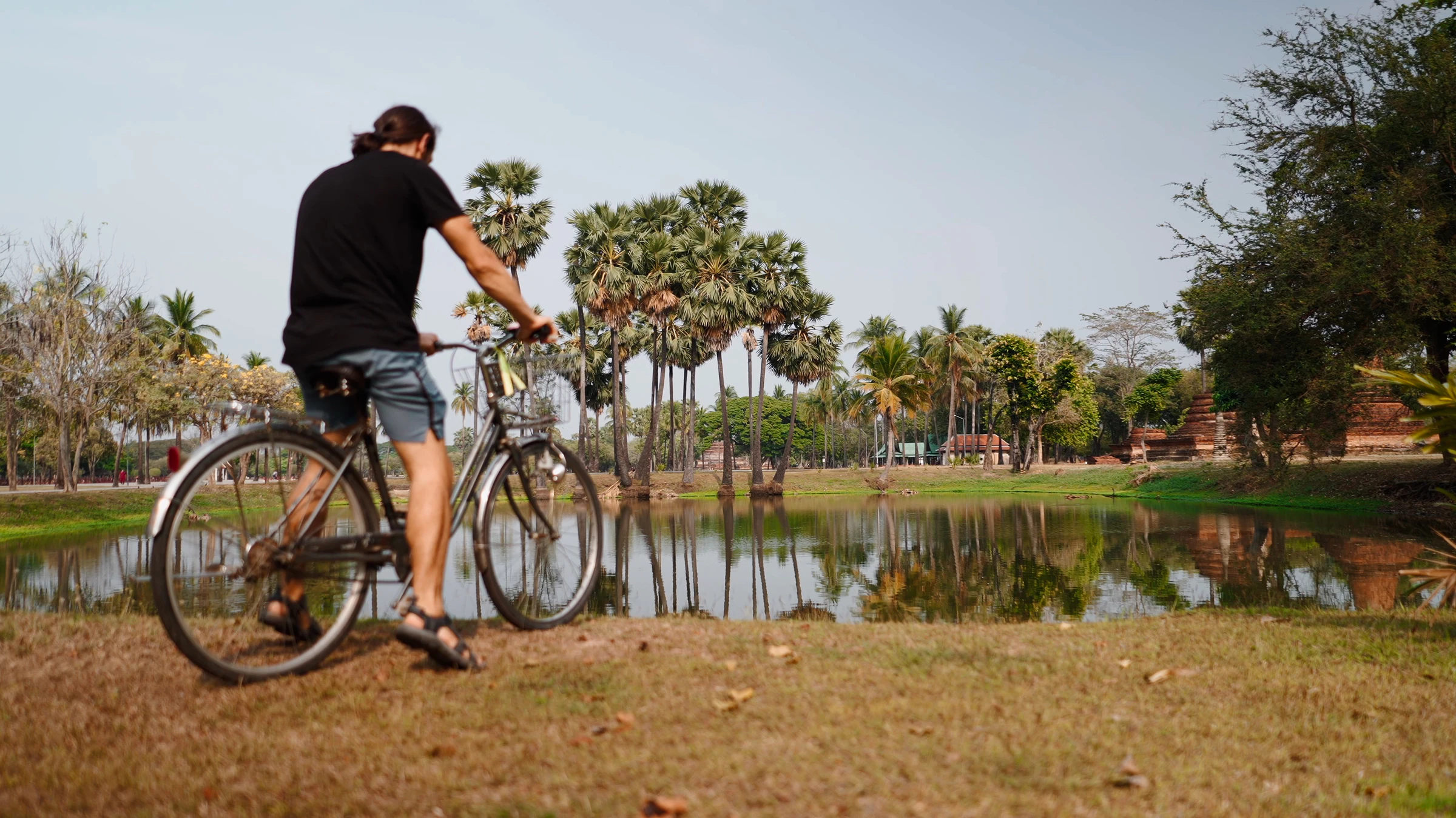 Cycling between the ruins in Sukhothai Historical Park