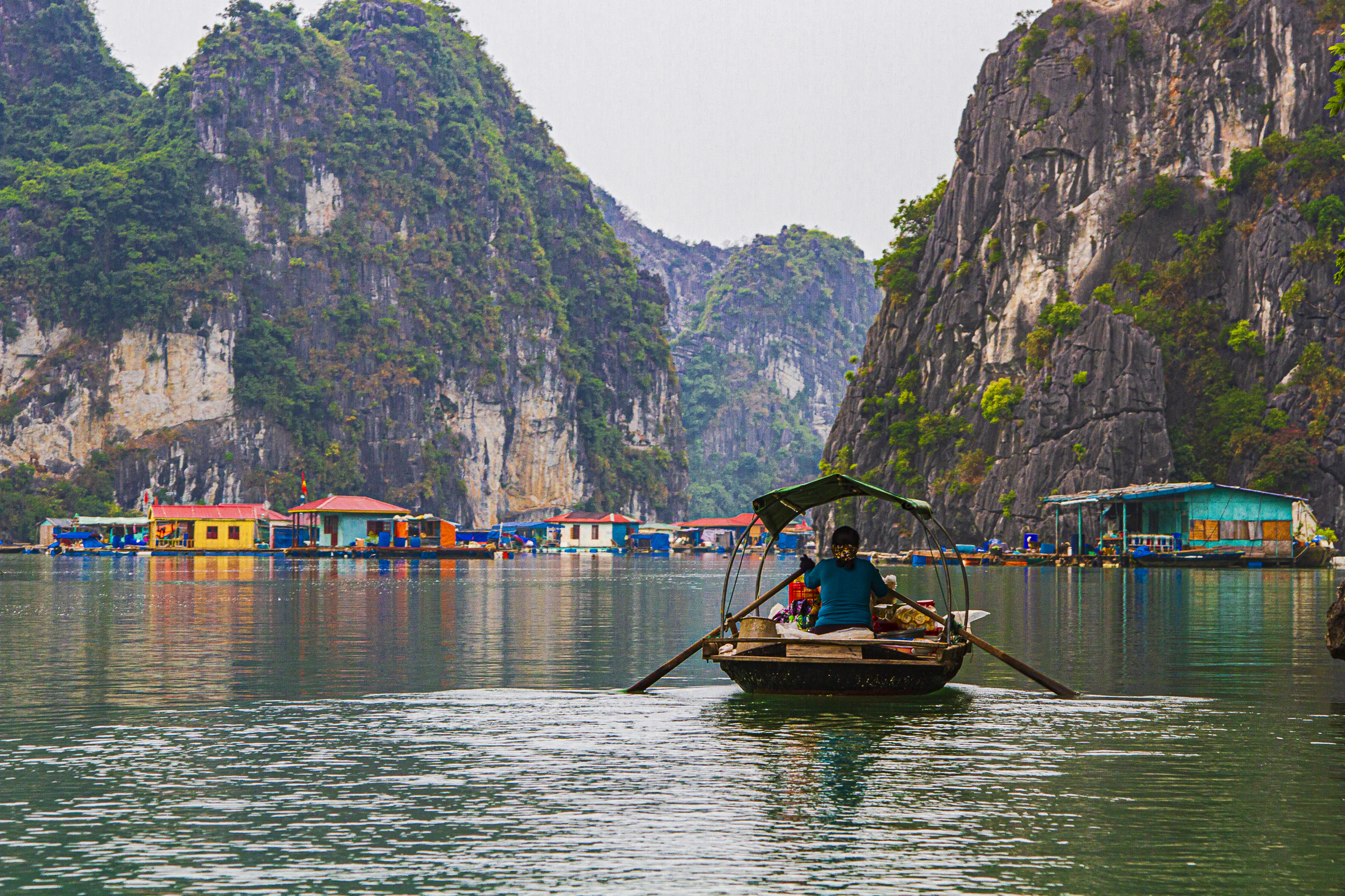 Ha Long Bay vs Lan Ha Bay