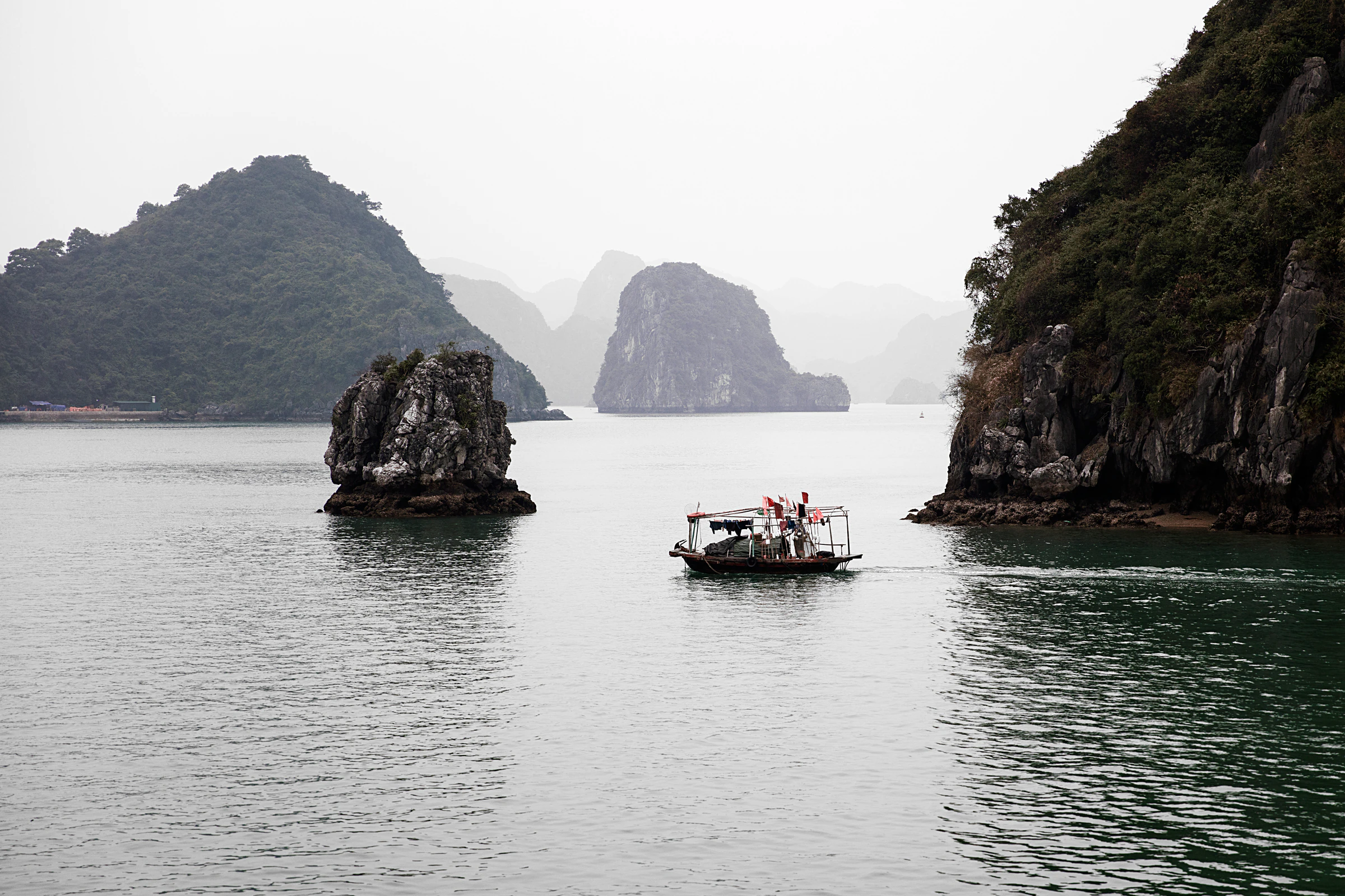 Vietnam vs Thailand: which is better for your first trip?
