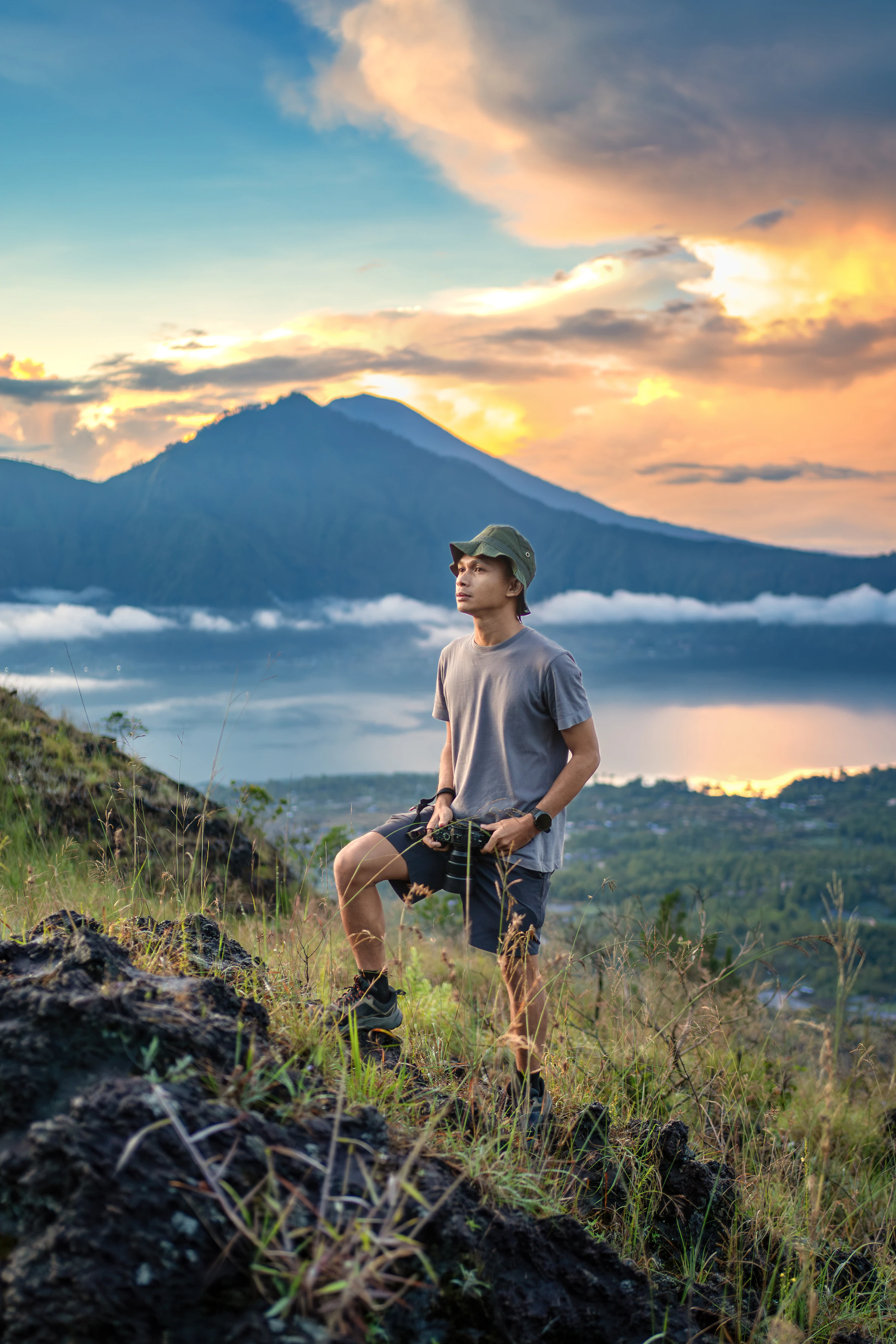 Sunrise over Lake Batur from the summit of Mount Batur