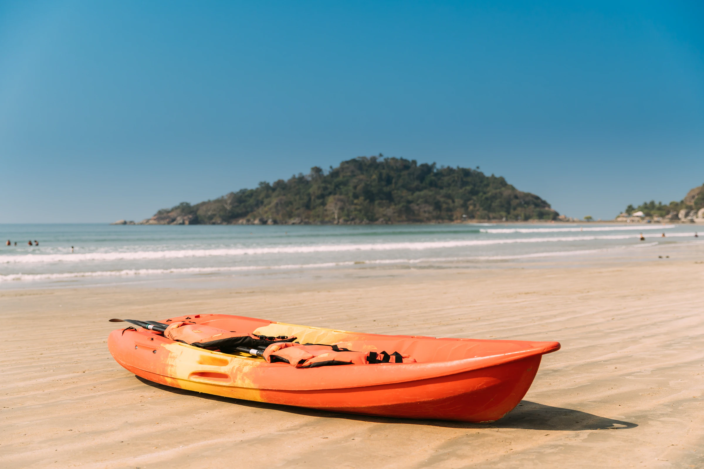 A kayak heading out from Palolem towards Butterfly Beach
