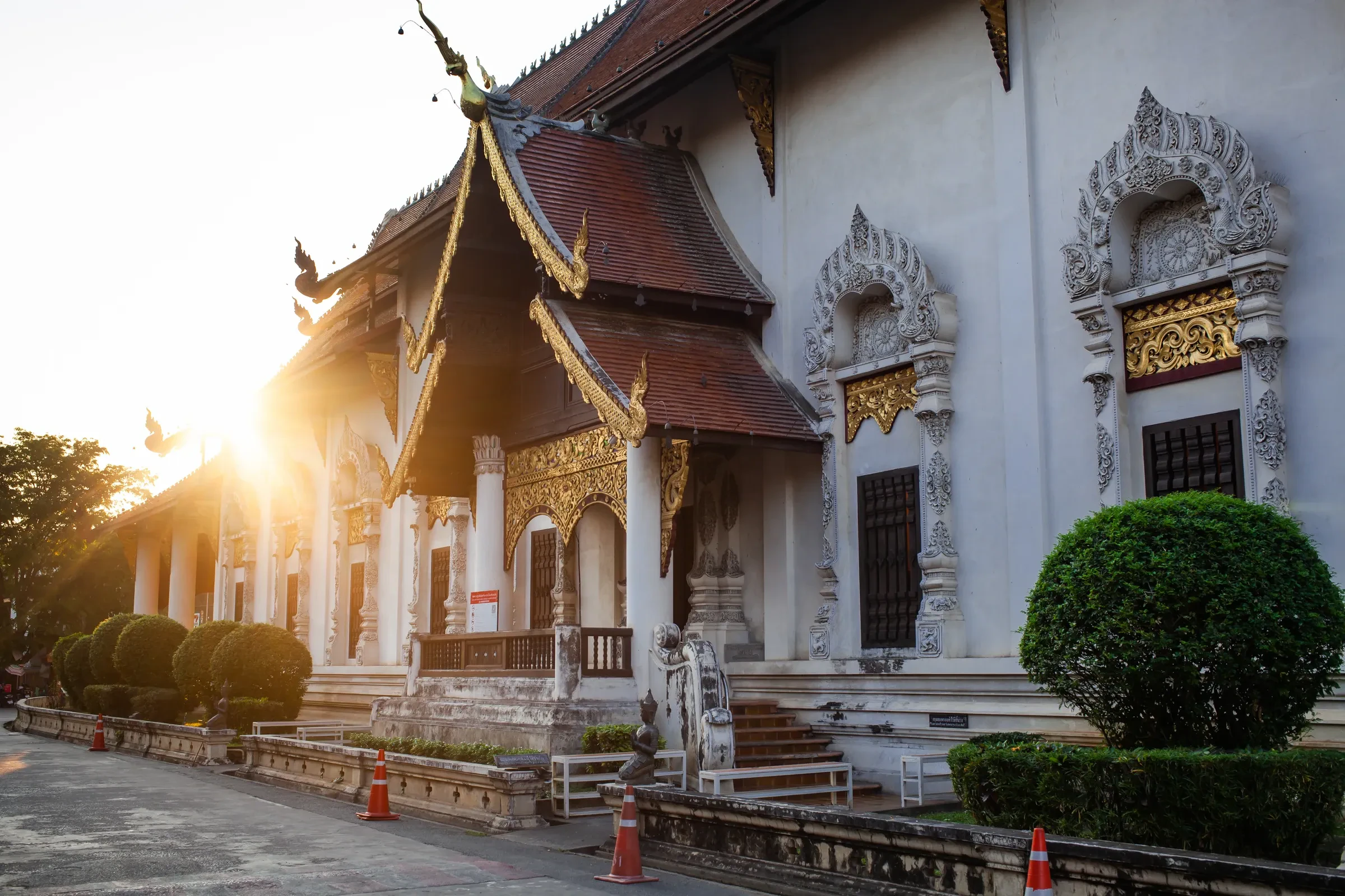 Wat Chedi Luang's viharn in the evening sun, Chiang Mai Old City