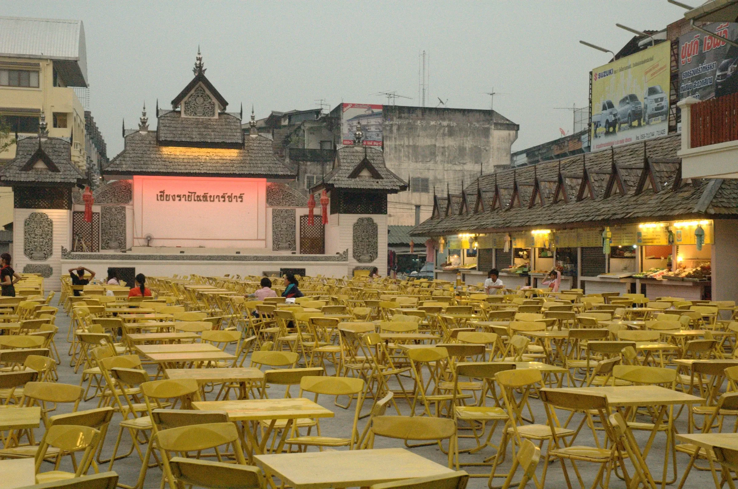 The food court and stage pavilion at Chiang Rai Night Bazaar