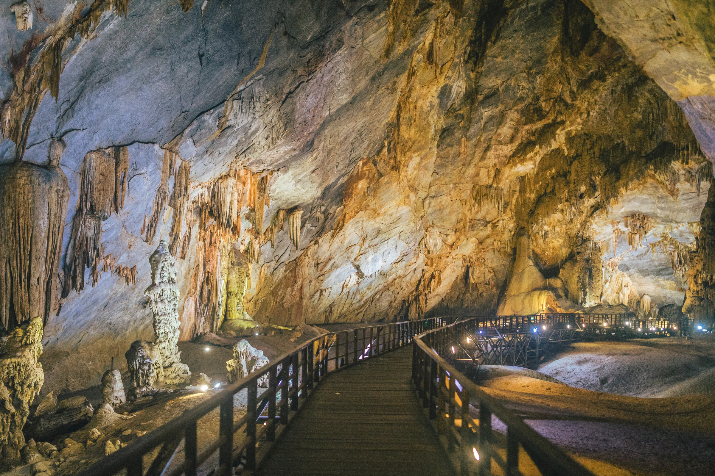 Stalactites and rock formations inside Paradise Cave