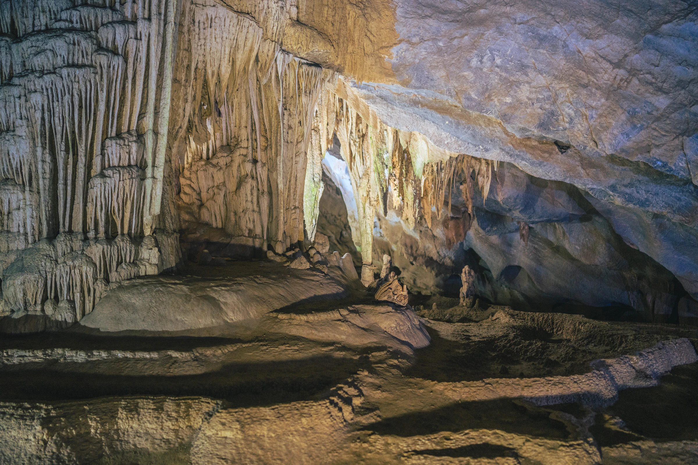 Stalactites and rock formations inside Paradise Cave